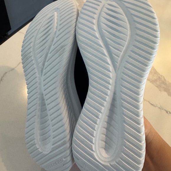 Sketchers Slip-ins with Air-Cooled Memory Foam - Picture 2 of 3